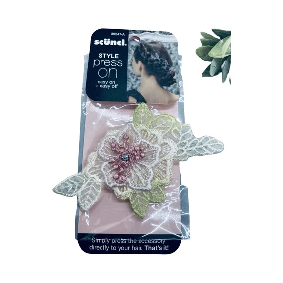 Scunci Floral Hair Accessory - Pink and Cream - Picture 2 of 3